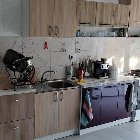 Holiday home мони-зона релакс Brosh