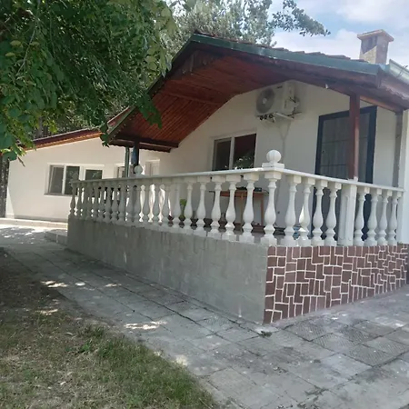 Holiday home мони-зона релакс