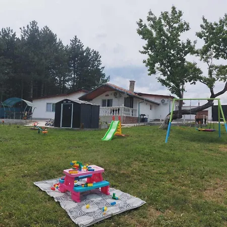 Holiday home мони-зона релакс